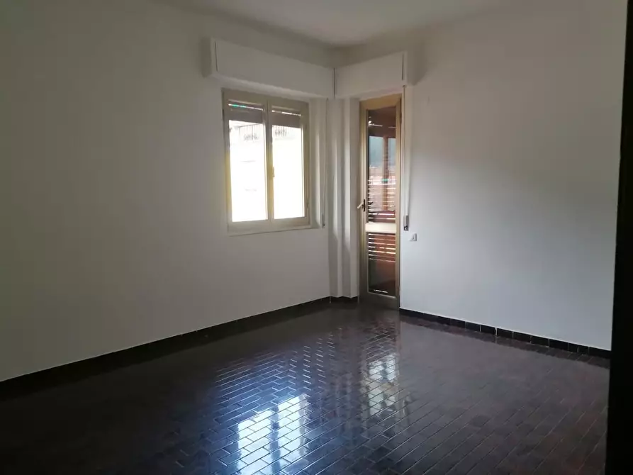 Immagine 11 di Appartamento in vendita  a Carrara