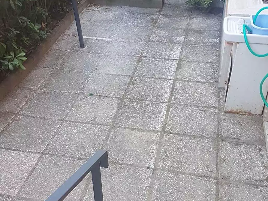 Immagine 2 di Appartamento in vendita  a Massa