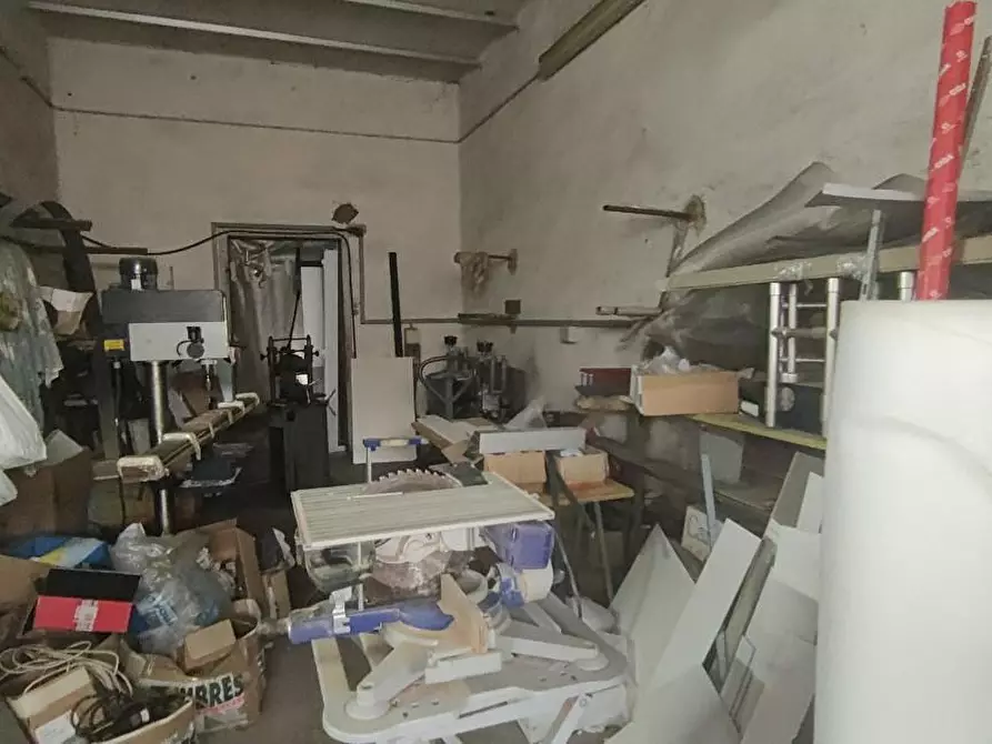 Immagine 4 di Attività artigianale in vendita  a Carrara