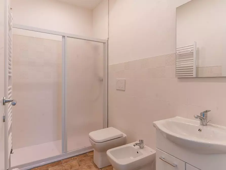 Immagine 13 di Appartamento in affitto  a Empoli
