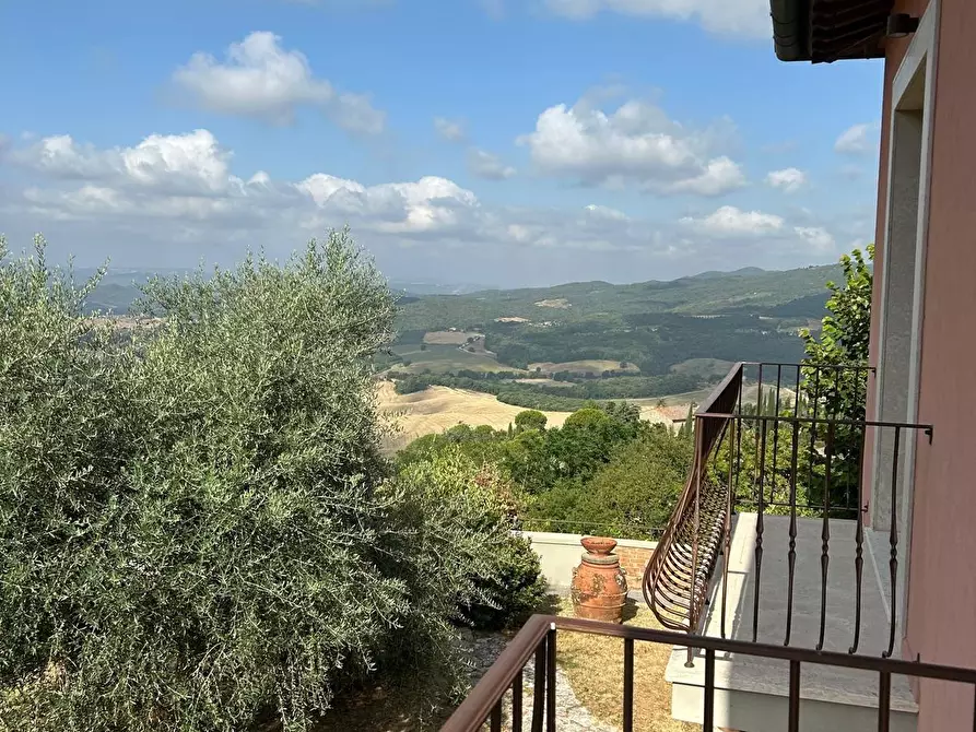 Immagine 3 di Villa in vendita  a Casole D'elsa
