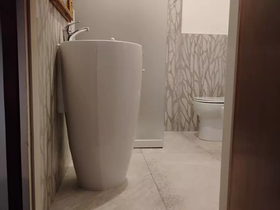 Immagine 18 di Appartamento in vendita  a Carrara
