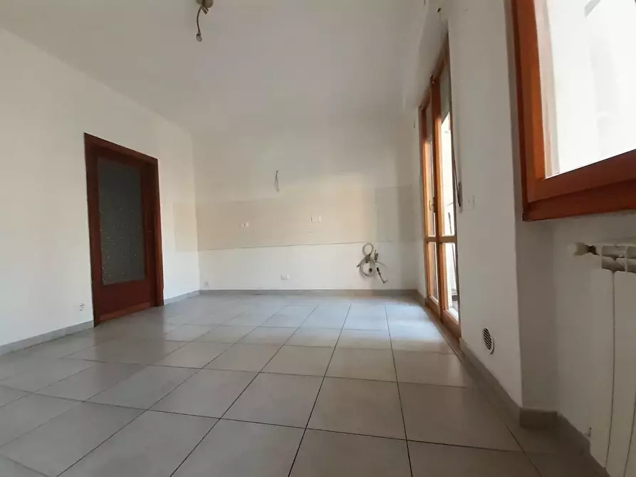Immagine 17 di Appartamento in vendita  a Pontedera