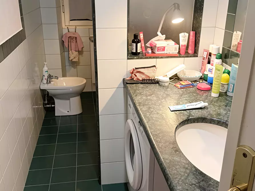 Immagine 2 di Appartamento in affitto  a Carrara