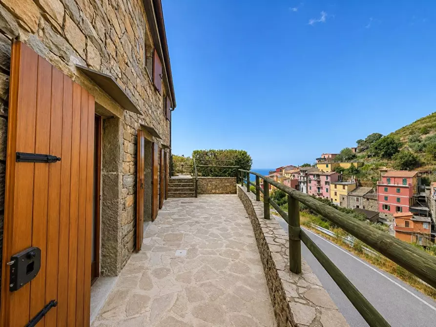 Immagine 16 di Casa colonica in vendita  a Riomaggiore