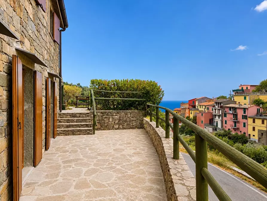 Immagine 6 di Casa colonica in vendita  a Riomaggiore