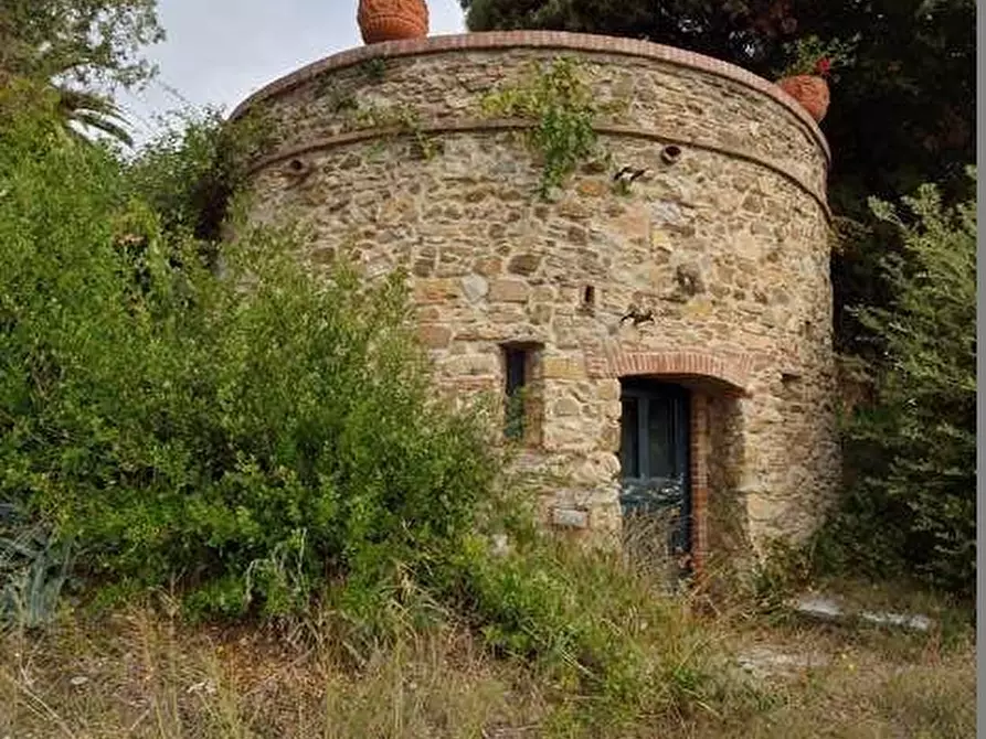 Immagine 6 di Villa in vendita  a Campiglia Marittima