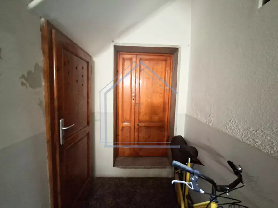 Immagine 5 di Locale commerciale in vendita  a Pietrasanta
