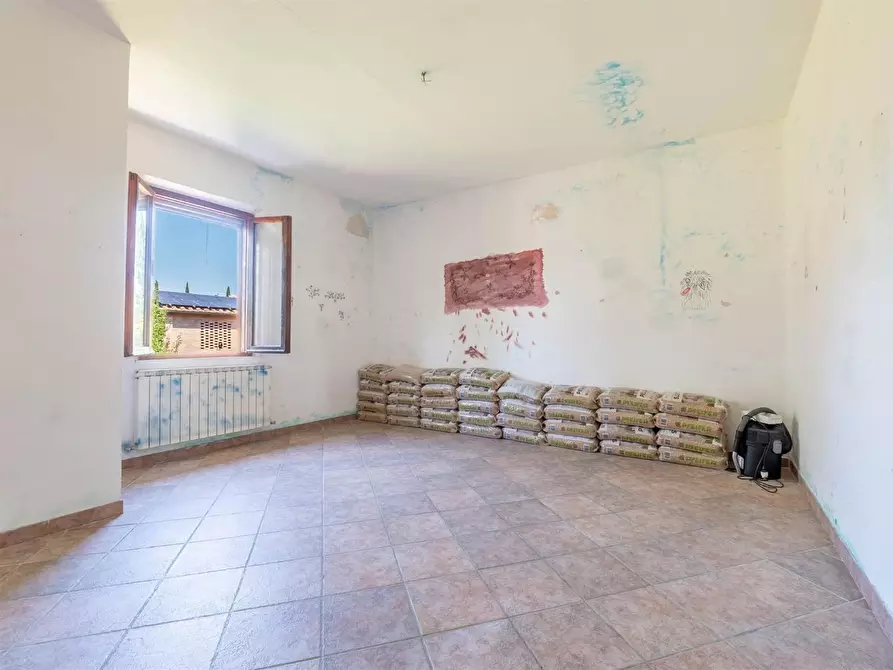 Immagine 40 di Casa colonica in vendita  a Asciano