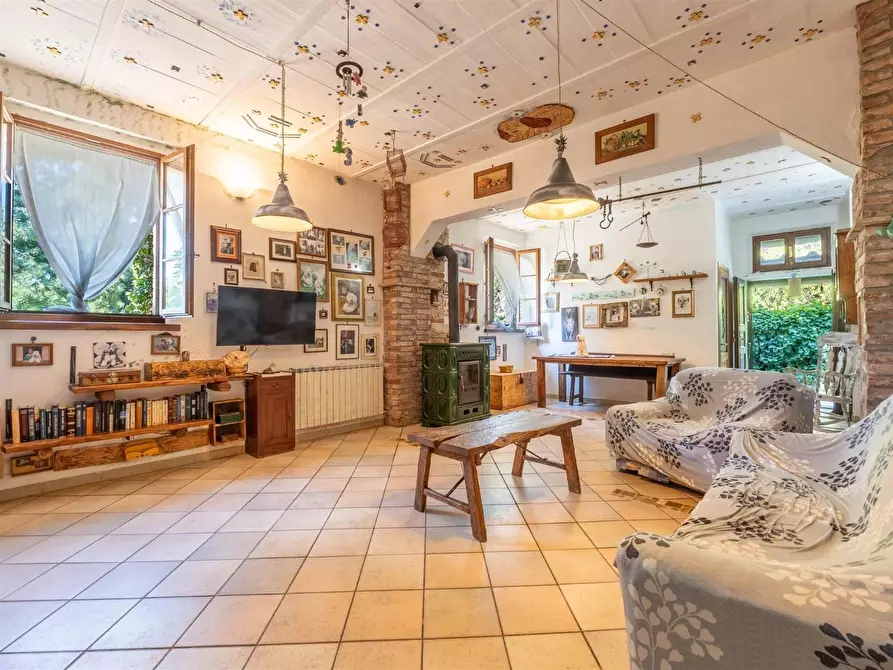 Immagine 17 di Casa colonica in vendita  a Asciano