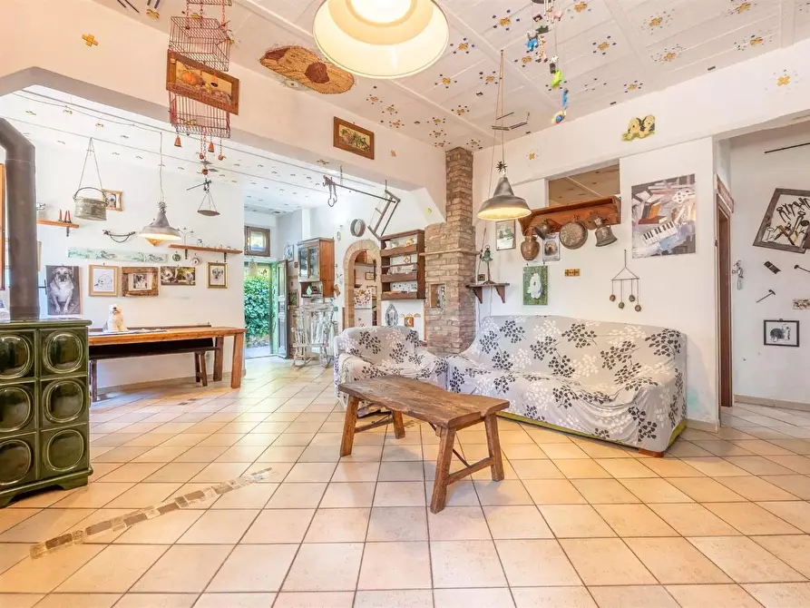 Immagine 18 di Casa colonica in vendita  a Asciano