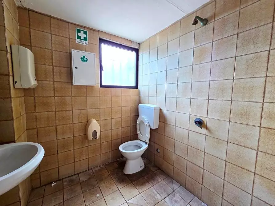 Immagine 17 di Capannone industriale in vendita  a Altopascio