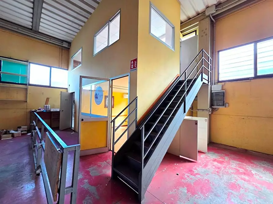 Immagine 14 di Capannone industriale in vendita  a Altopascio