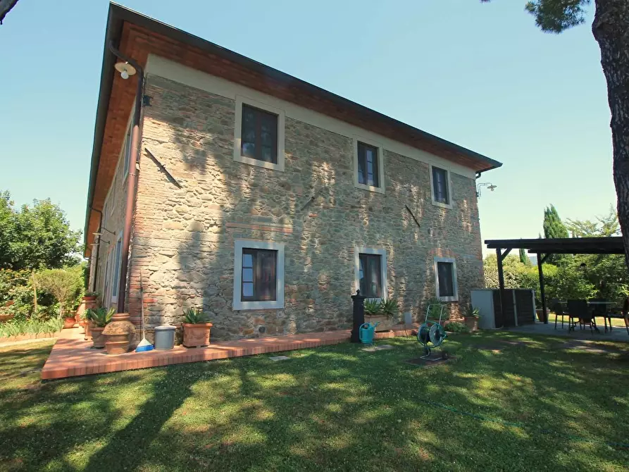 Immagine 21 di Casa colonica in vendita  a Vinci