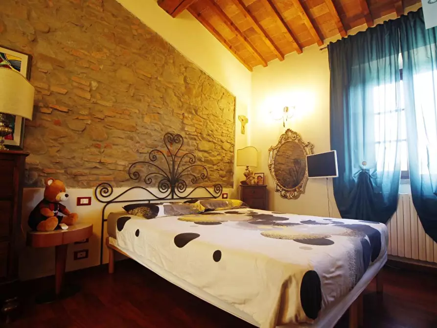 Immagine 13 di Casa colonica in vendita  a Vinci