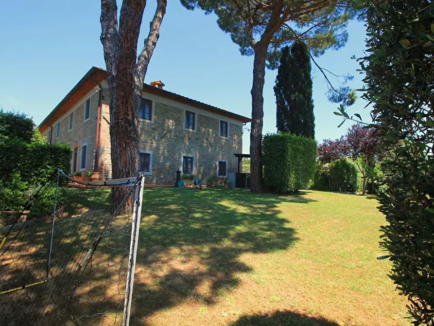 Immagine 2 di Casa colonica in vendita  a Vinci
