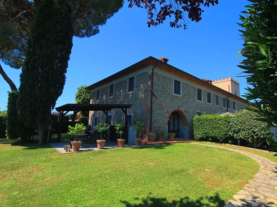 Immagine 19 di Casa colonica in vendita  a Vinci