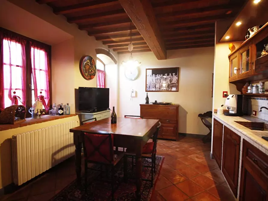 Immagine 6 di Casa colonica in vendita  a Vinci