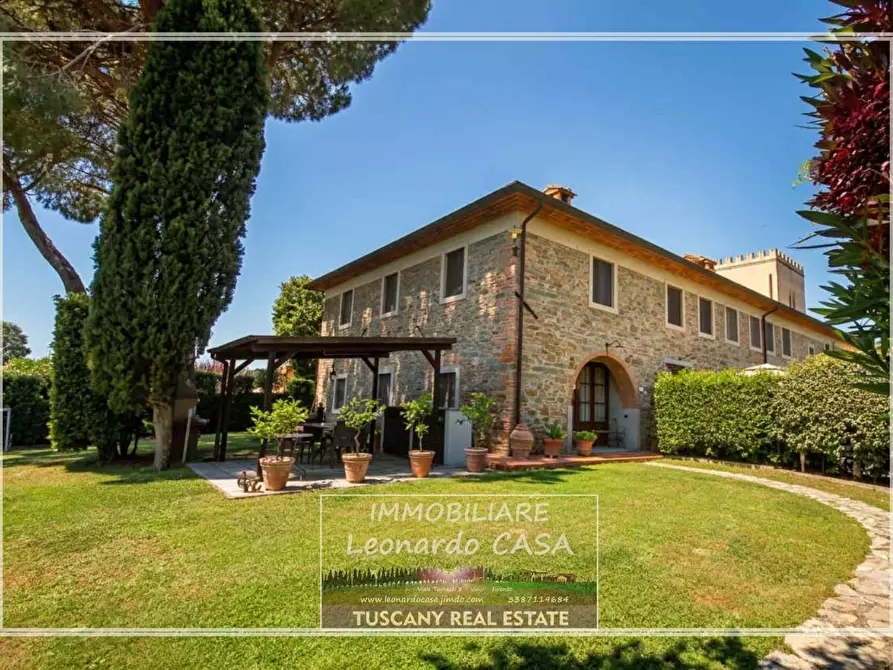 Immagine 1 di Casa colonica in vendita  a Vinci