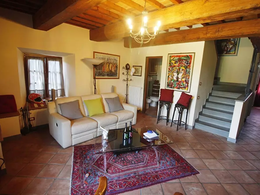 Immagine 10 di Casa colonica in vendita  a Vinci