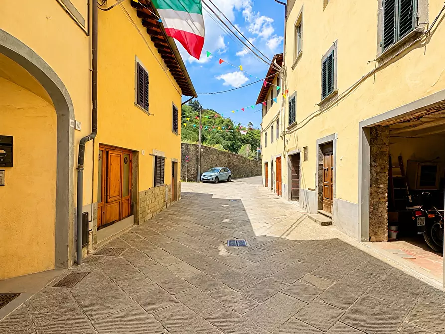 Immagine 2 di Appartamento in vendita  a Castel San Niccolò