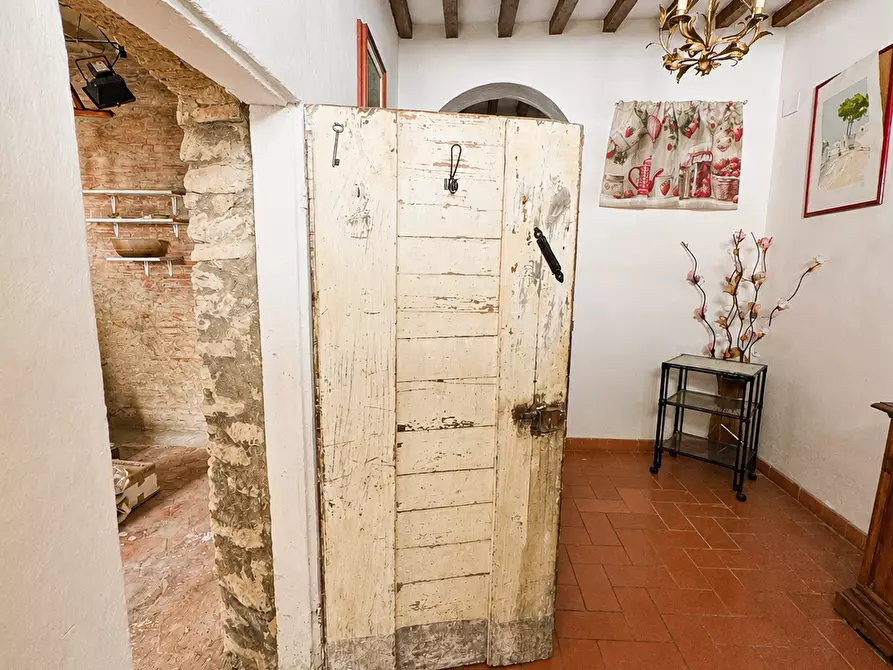 Immagine 3 di Appartamento in vendita  a Castel San Niccolò