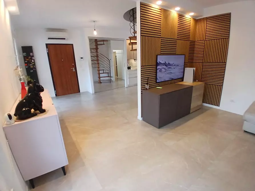Immagine 6 di Appartamento in vendita  a Livorno