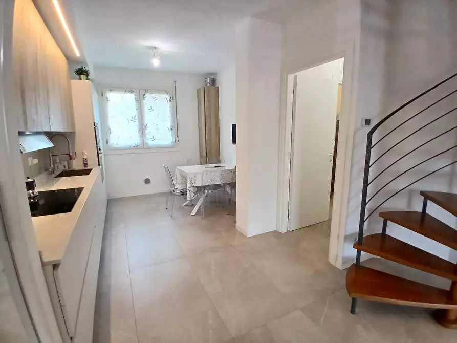 Immagine 20 di Appartamento in vendita  a Livorno