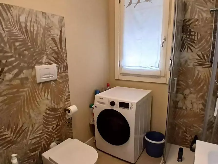 Immagine 46 di Appartamento in vendita  a Livorno