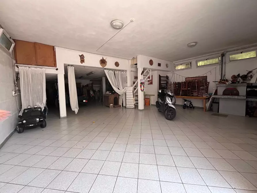 Immagine 20 di Villa in vendita  a Calcinaia