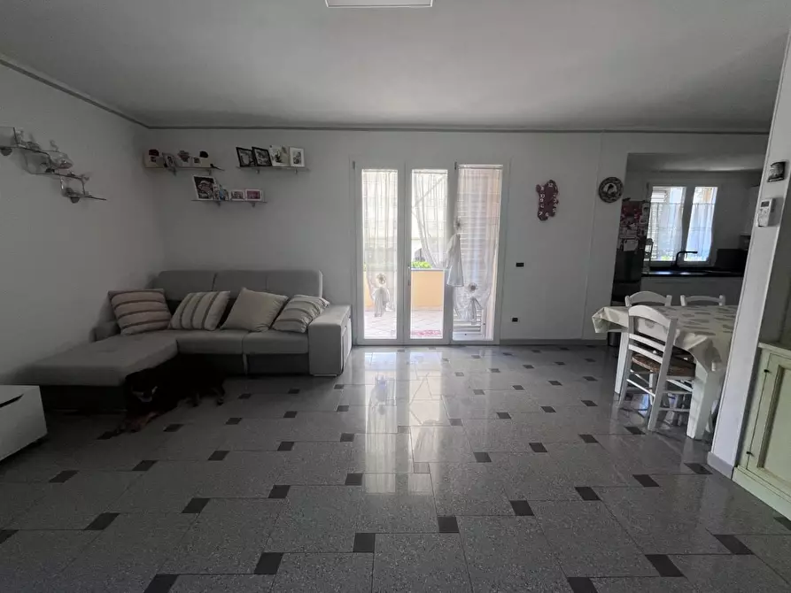Immagine 3 di Villa in vendita  a Calcinaia