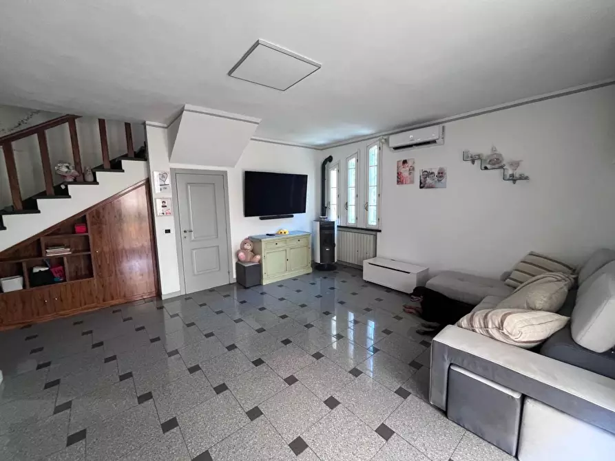 Immagine 1 di Villa in vendita  a Calcinaia