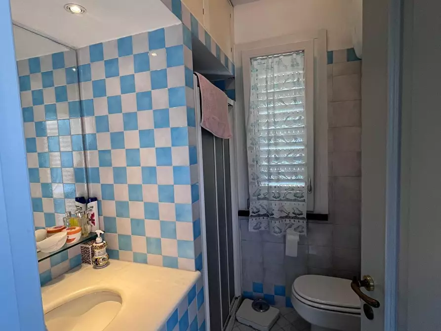 Immagine 9 di Villa in vendita  a Calcinaia