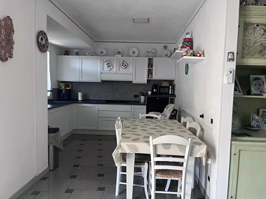 Immagine 2 di Villa in vendita  a Calcinaia