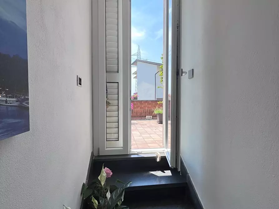 Immagine 11 di Villa in vendita  a Calcinaia