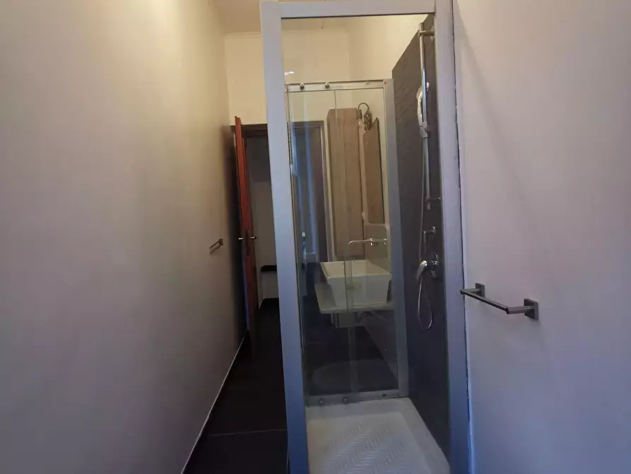 Immagine 13 di Appartamento in affitto  a La Spezia