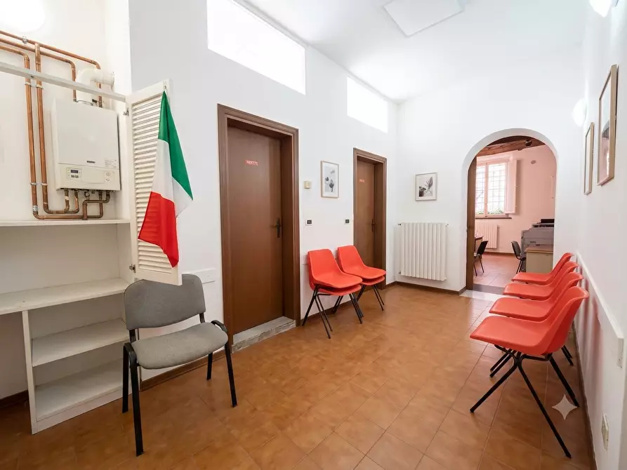 Immagine 7 di Appartamento in vendita  a Lucca