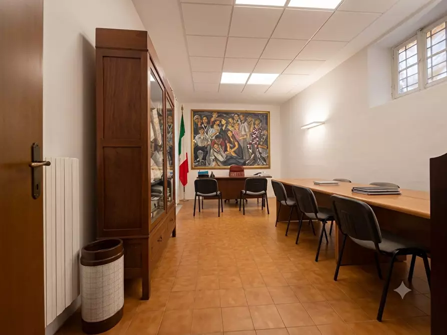 Immagine 5 di Appartamento in vendita  a Lucca