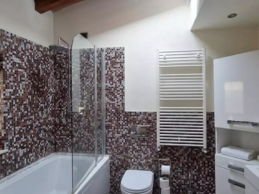 Immagine 7 di Casa bifamiliare in vendita  a Massa