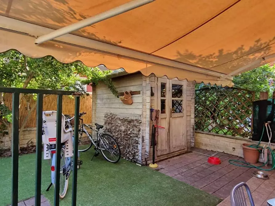 Immagine 17 di Casa bifamiliare in vendita  a Massa