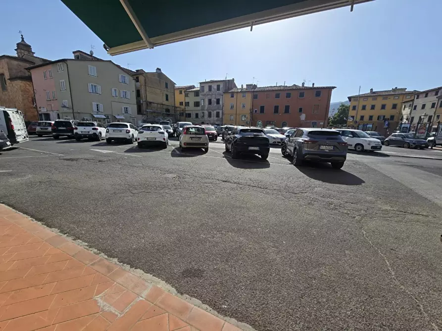 Immagine 12 di Negozio in vendita  a Bientina