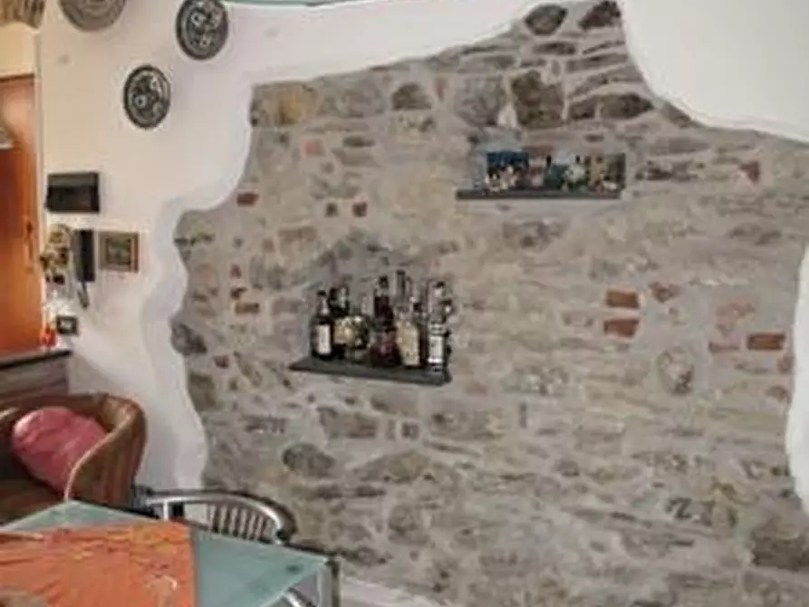 Immagine 9 di Appartamento in vendita  a Ortonovo