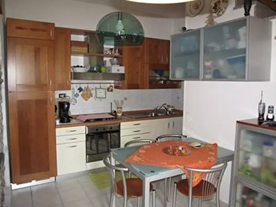 Immagine 3 di Appartamento in vendita  a Ortonovo