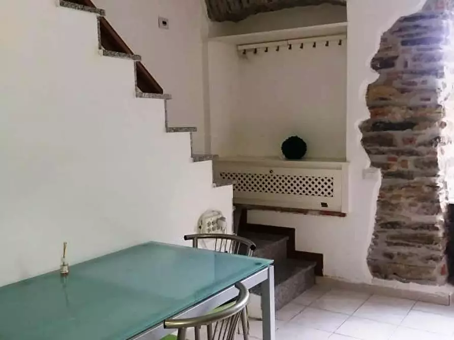 Immagine 2 di Appartamento in vendita  a Ortonovo