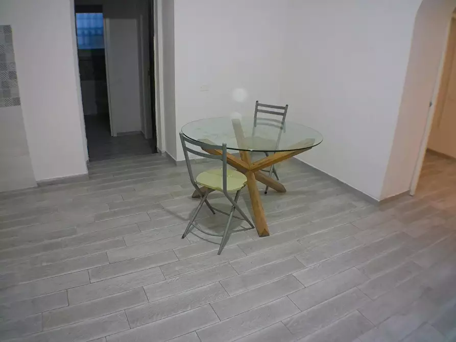Immagine 11 di Appartamento in affitto  a Carrara