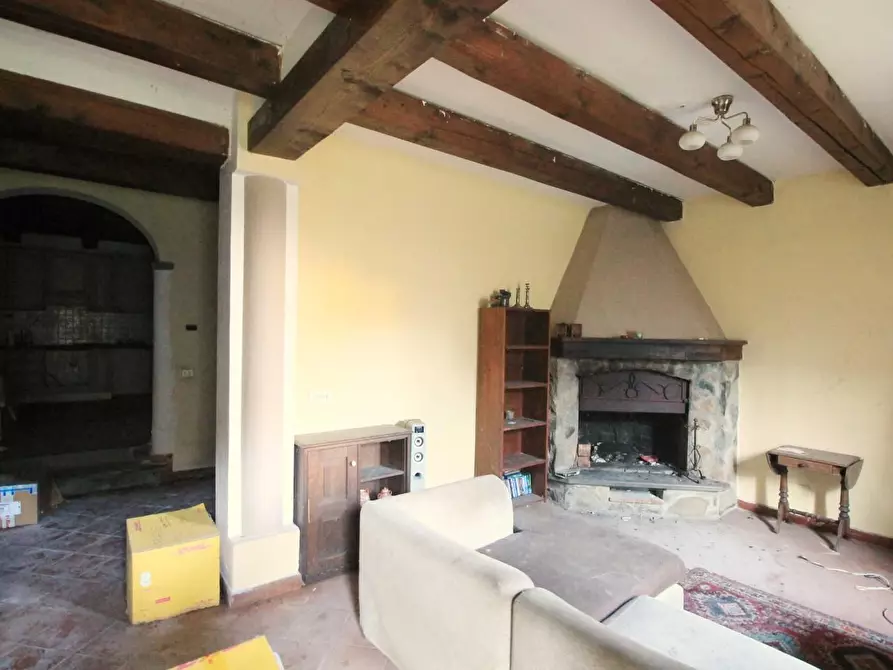 Immagine 8 di Casa colonica in vendita  a Lamporecchio