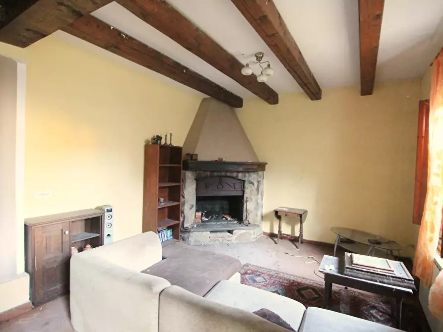 Immagine 7 di Casa colonica in vendita  a Lamporecchio