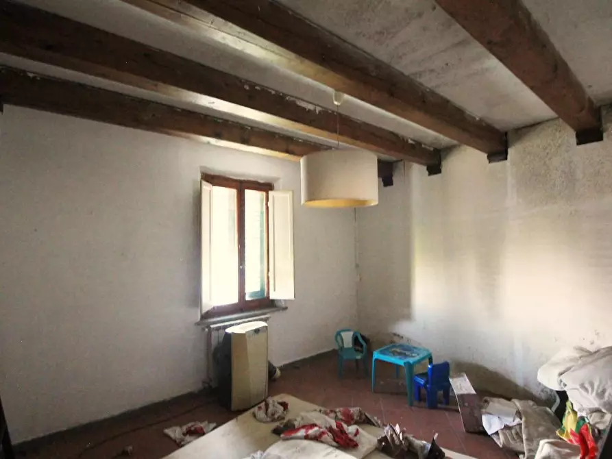 Immagine 10 di Casa colonica in vendita  a Lamporecchio