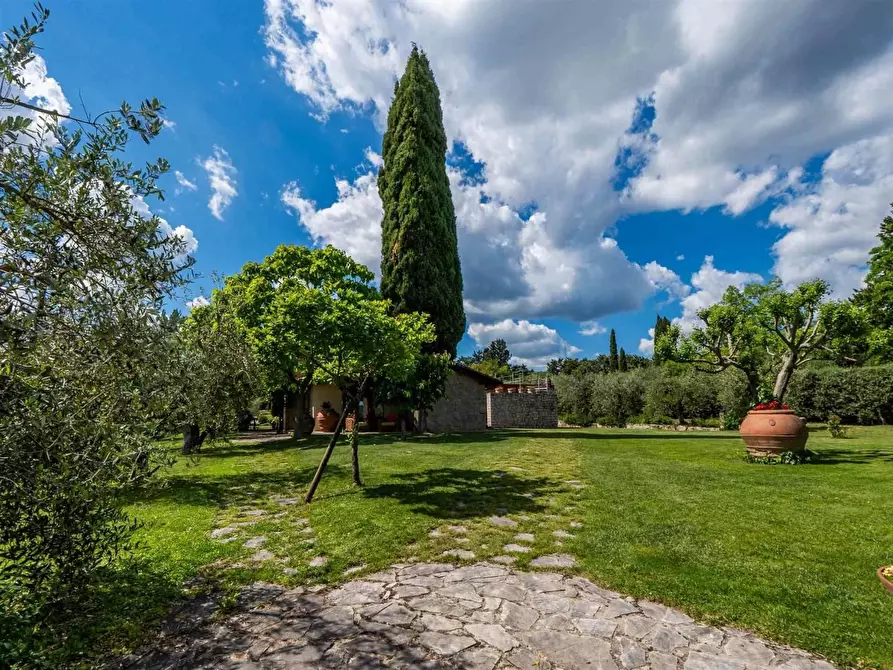 Immagine 9 di Casa indipendente in vendita  a Gaiole In Chianti