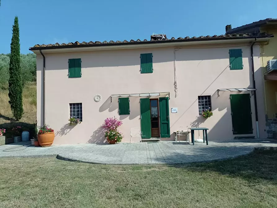 Immagine 4 di Casa colonica in vendita  a Larciano